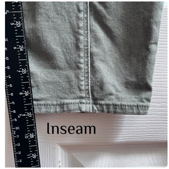 Paige Alexis Size 24 Vintage Ivy Green Cargo Jeans 27 Inch Inseam - Picture 8 of 12